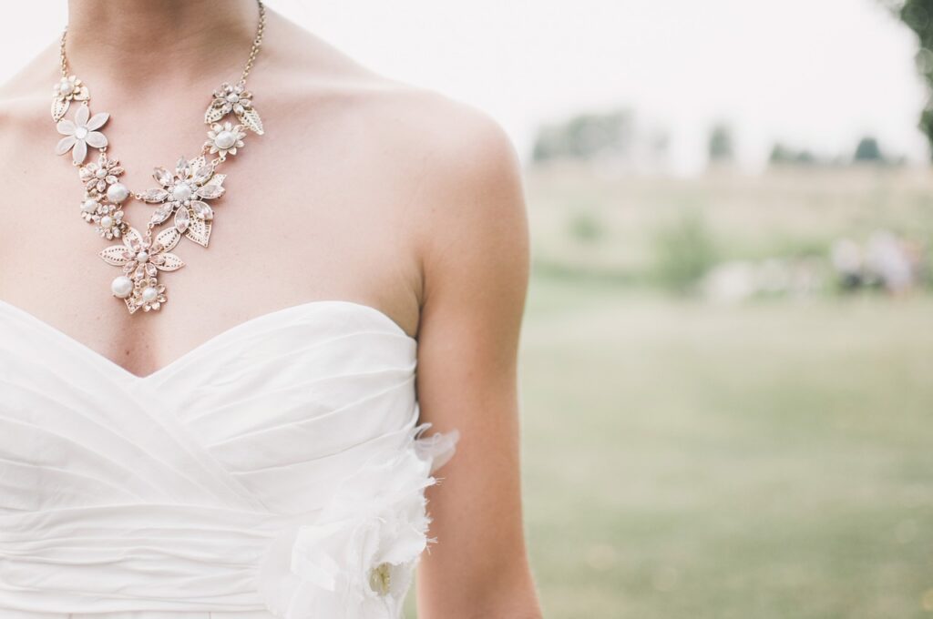 complementos para vestidos elegantes